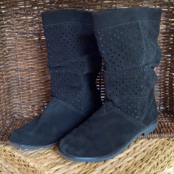 TOMS boots. sz 8 good used condition. - Picture 1 of 8